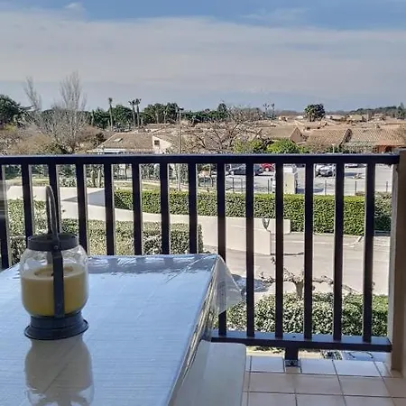 Les Capitelles : Vue Montagne En Avec Piscine -sur Le Front De Apartment Saint-Cyprien (Pyrenees-Orientales)